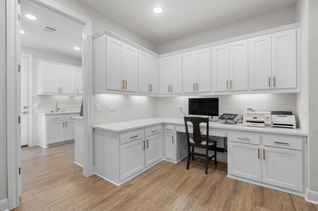 Building Photo - 3805 Deep Pocket Dr