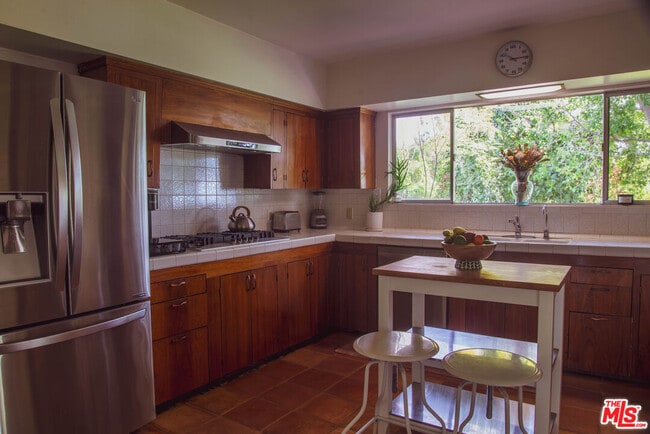 Building Photo - 1070 Norumbega Dr