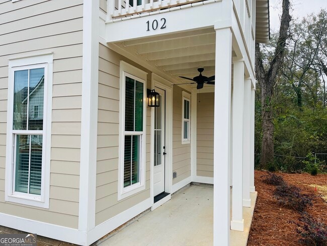 Building Photo - 102 Gardenia Ln