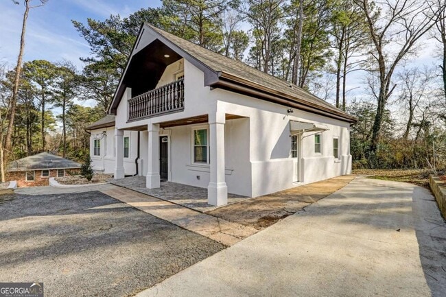 Building Photo - 1887 Shalimar Dr NE