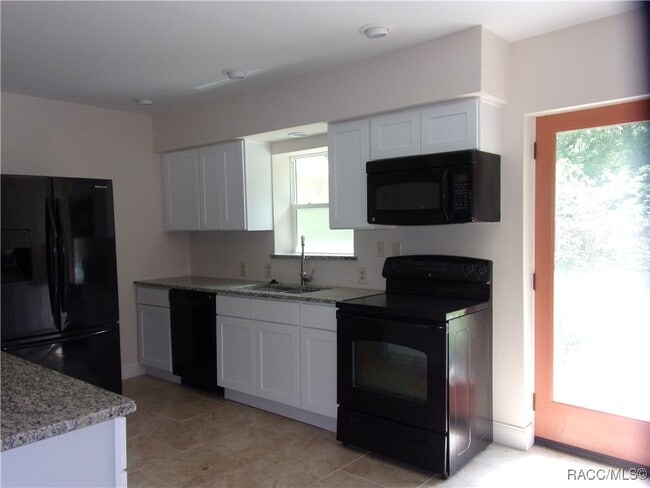 Building Photo - 215 N Wheeler Ave