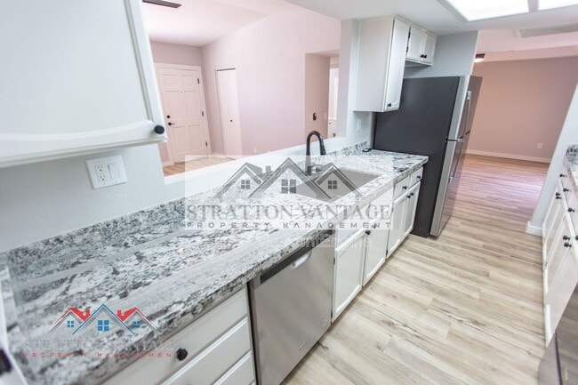 Building Photo - 2929 E Broadway Rd