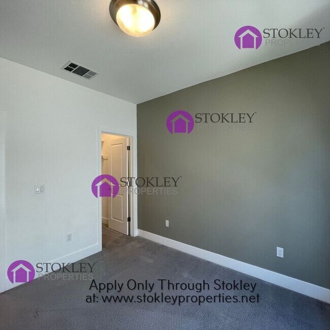 Building Photo - 1543 Longitude Dr