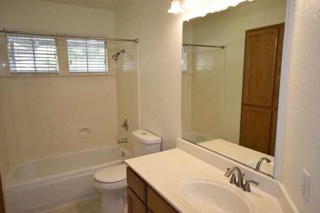 Building Photo - 8717 Aspen Hill Ct
