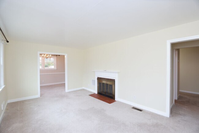Building Photo - Spacious Brick Rancher in the heart of Tuc...
