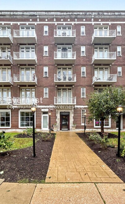 Building Photo - 5316 Pershing Ave