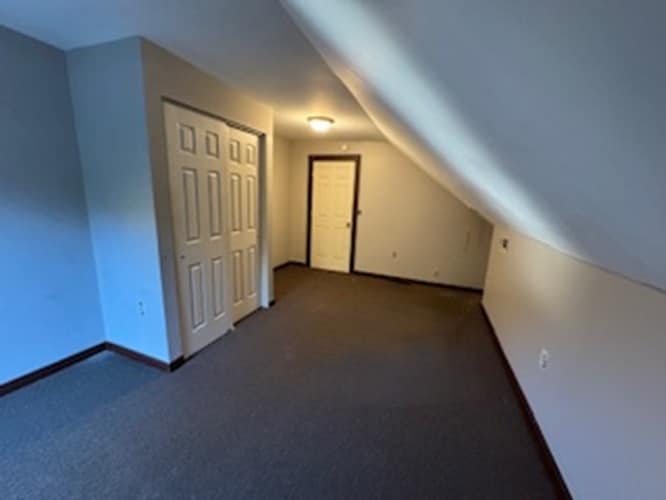 Building Photo - 2454 River Rd