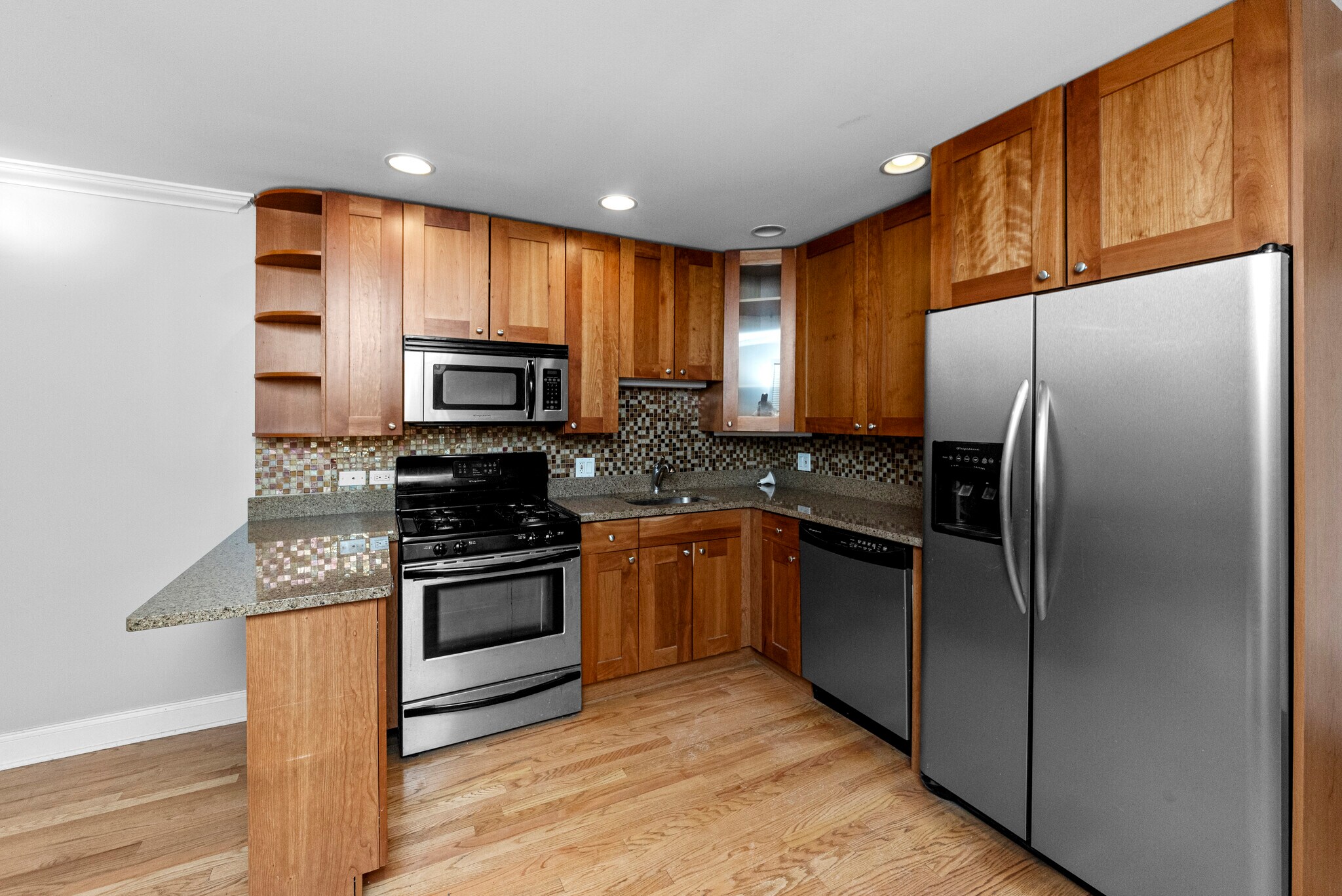 Building Photo - 2036 N Larrabee St