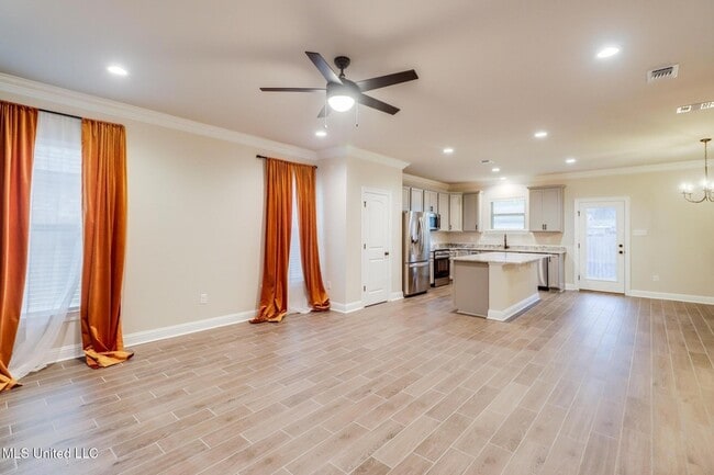 Building Photo - 856 Leeward Dr