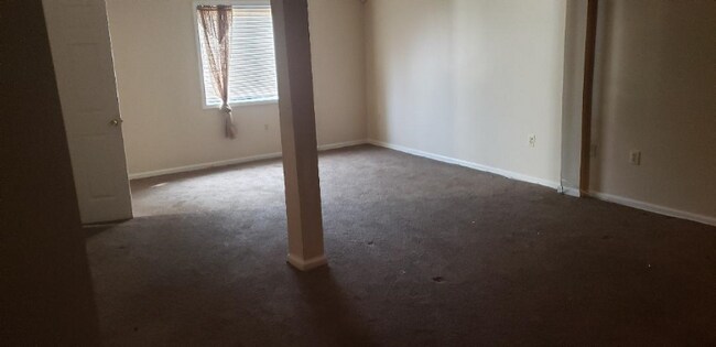 Building Photo - 10101 Palamar Dr