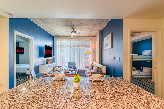 Building Photo - 333 E Roosevelt St