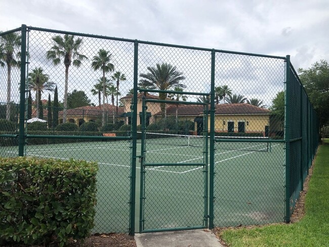 Building Photo - Gated 2 Bed/ 2.5 Bath Condo with 24/7 Security & Monitoring! Screened in Lanai with Water Views!