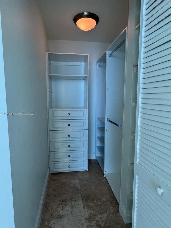 Building Photo - 300 S Biscayne Blvd