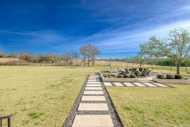 Building Photo - 217 Northcrest Dr