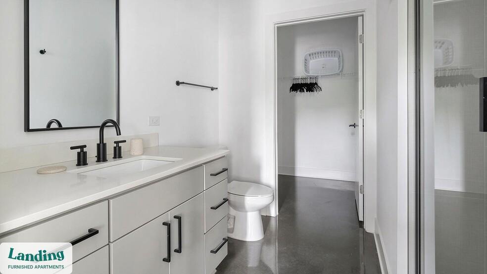 Building Photo - 715 Merritt Ave