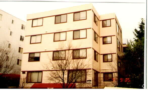 Primary Photo - Skyline Tower