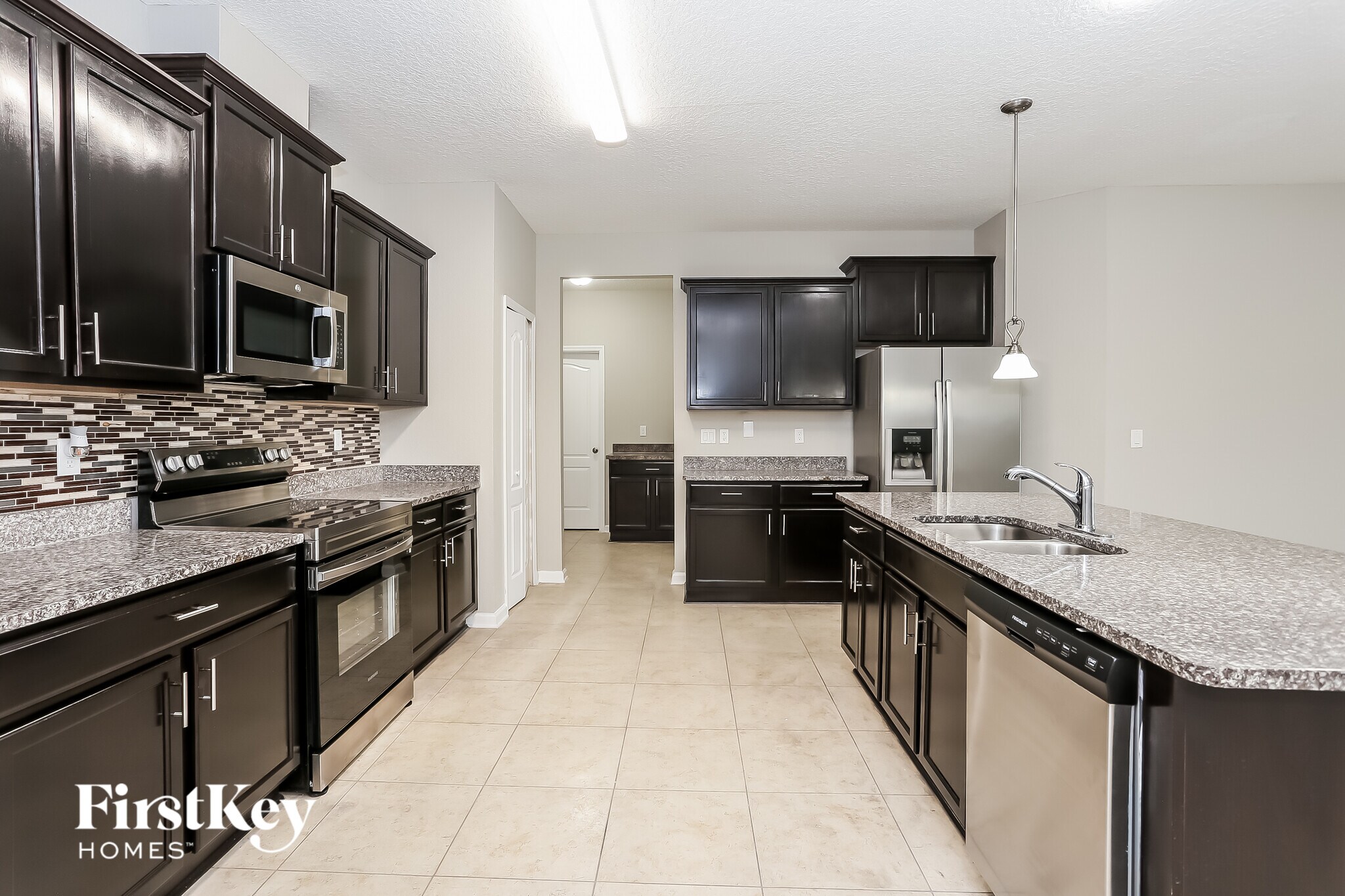 Building Photo - 16367 Magnolia Grove Way