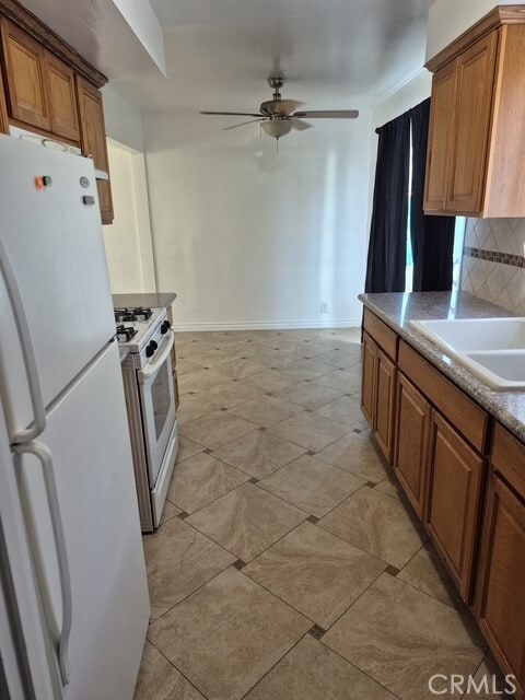 Building Photo - 992 Saed St