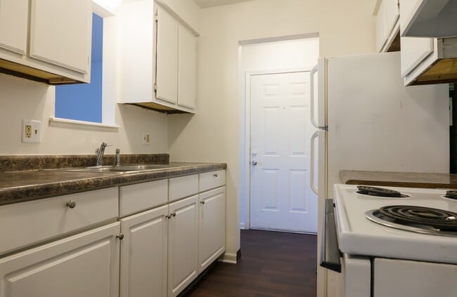 Kitchen - Cavanaugh Flatz