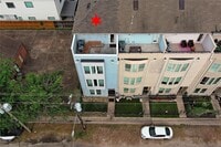 Building Photo - 5507 Darling St