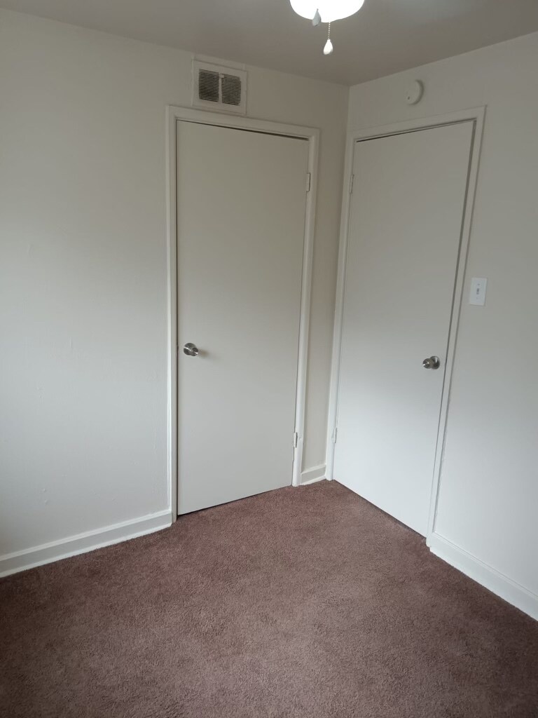 Building Photo - 5821 Stieren Dr