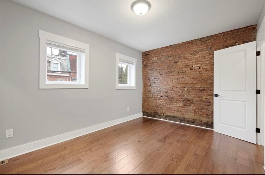 2 bedroom - 1721 Sarah St