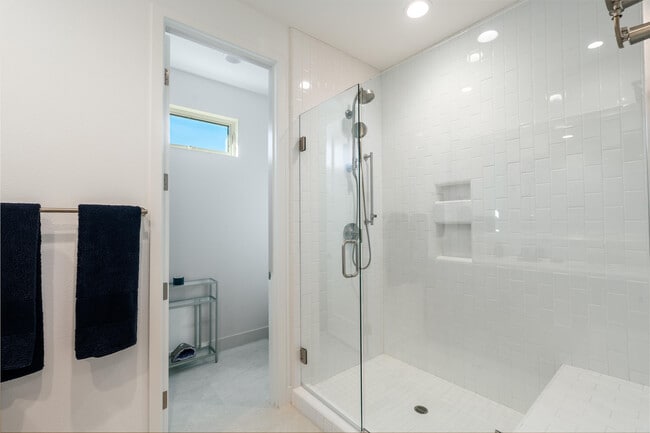 Building Photo - 75642 Via Livorno