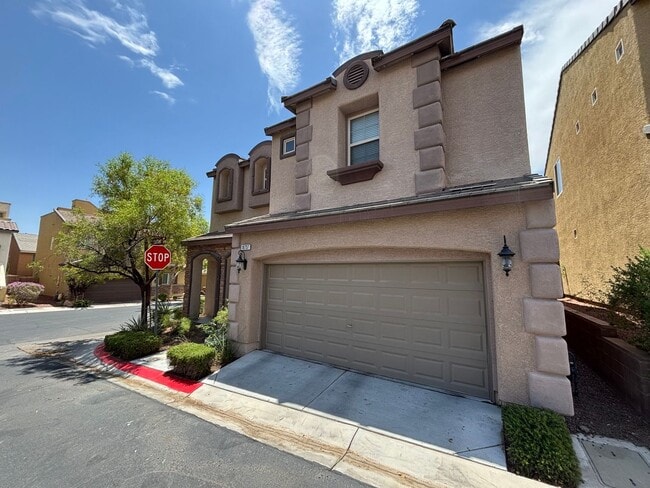 Building Photo - Elegant 3Bed/3Bath Home with Loft in the P...
