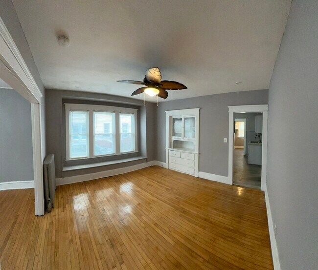 Building Photo - 42-44-44 Narragansett St
