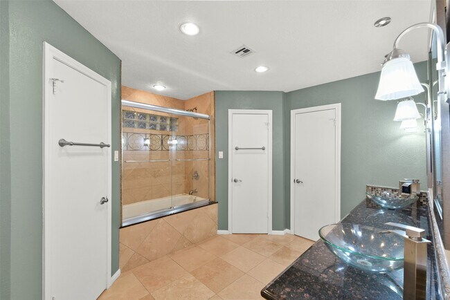 Building Photo - 3838 Glenheather Dr