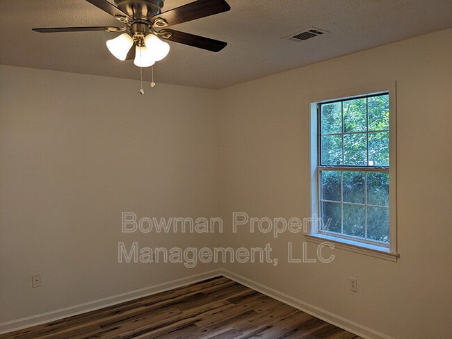 Building Photo - 255 Midway Rd