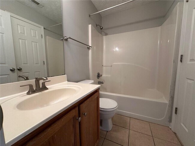 Building Photo - 3976 Hidden Hollow Dr