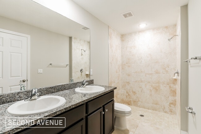 Building Photo - 1426 Paramount Ave SE