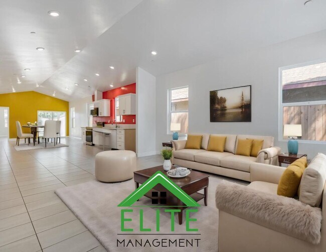 Building Photo - Charming 3-Bedroom, 2-Bath Home in Prime S...