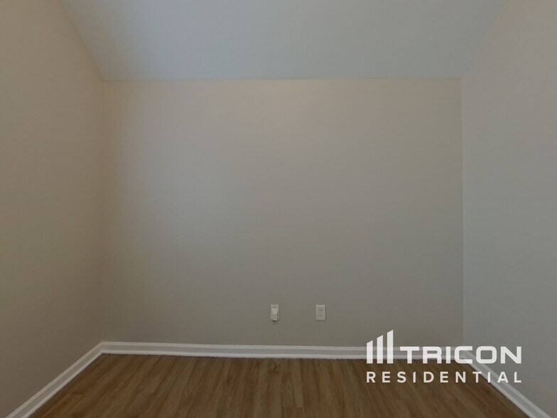Building Photo - 1911 Kingstree Dr