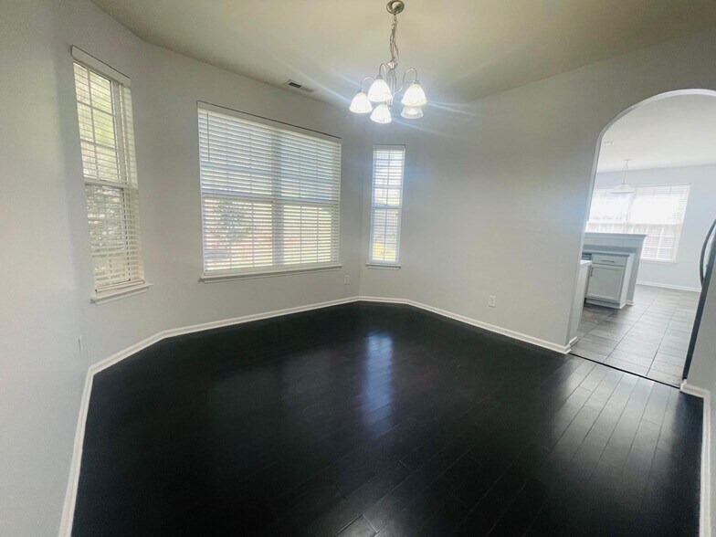 Building Photo - 3819 Fircrest Dr