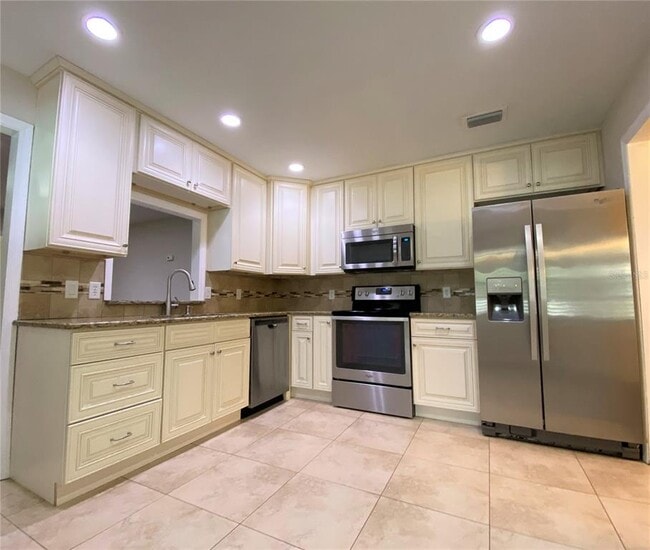 Building Photo - 214 Stevenage Dr