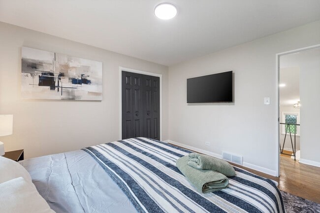 Building Photo - 12548 S Major Ave