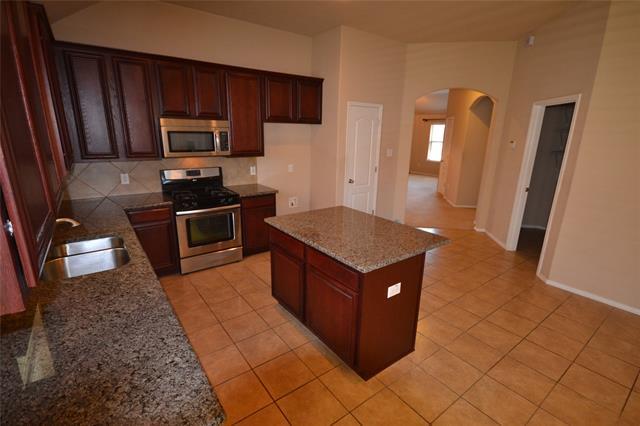 Building Photo - 9009 Weller Ln
