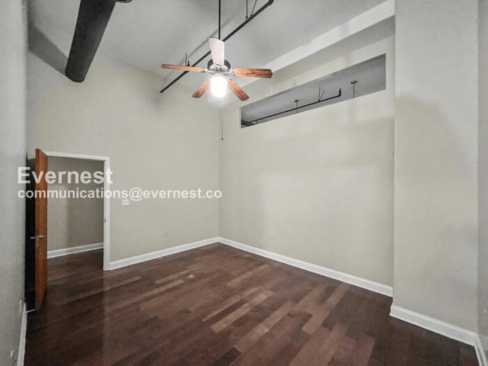 Building Photo - 92 S Main St