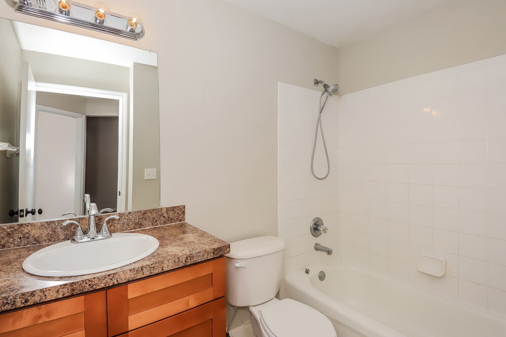 Building Photo - 3008 Sabal Bend Dr NE