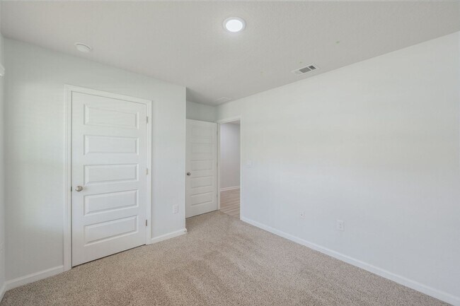 Building Photo - 522 Mary Lou Way