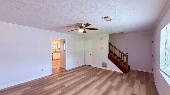 Building Photo - Snellville 2 Bed-2.5 Bath Townhouse, BRAND NEW KITCHEN and Flooring, End Unit