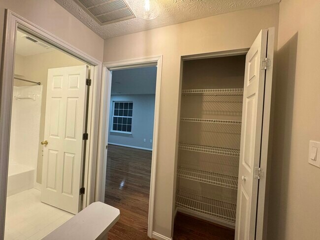 Building Photo - 9028 Constant Course