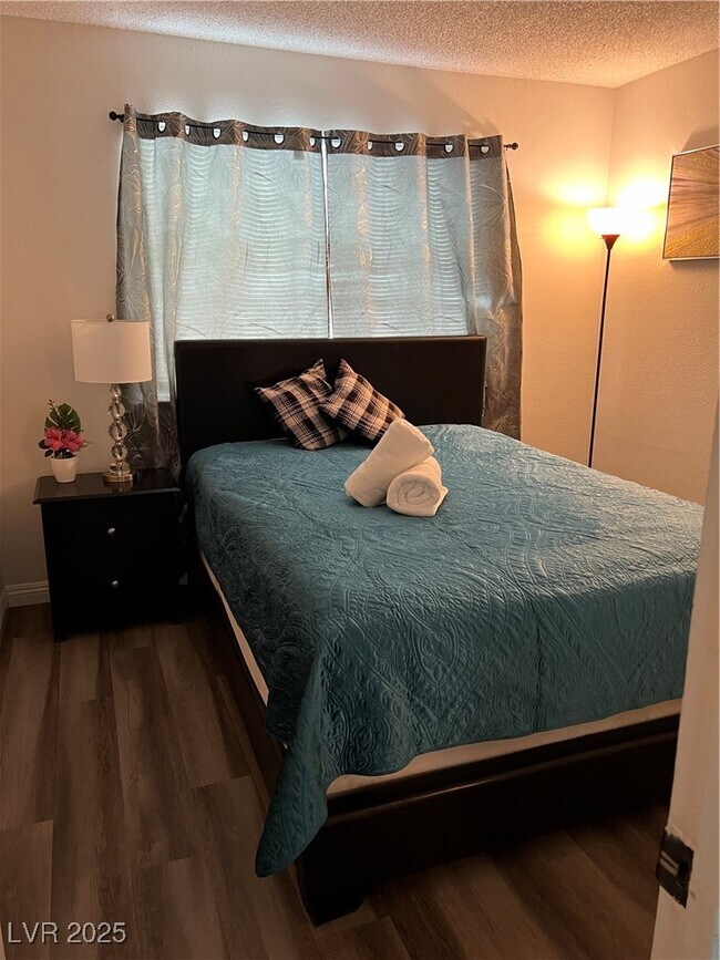 Building Photo - 3835 Chutney St