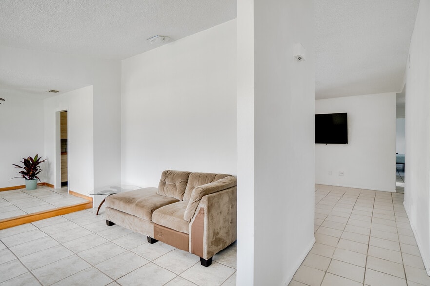 Building Photo - 8724 Tall Pine Ln