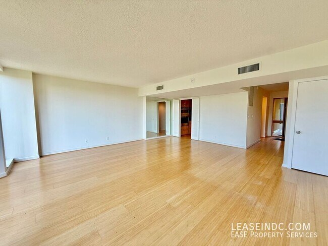 Building Photo - 1099 22nd St NW