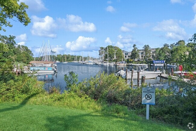 Building Photo - Nautilus Point