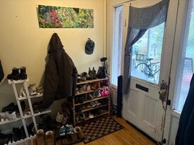 Building Photo - 72 Grant St