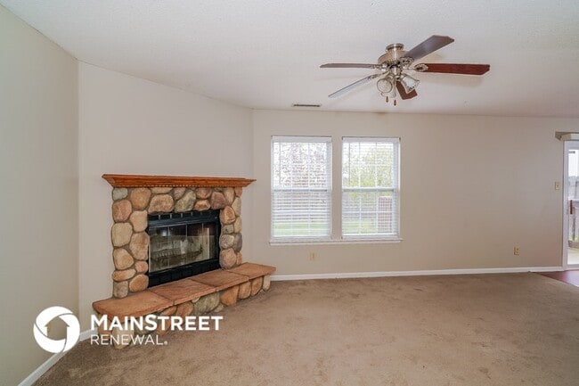 Building Photo - 104 Winterwood Dr